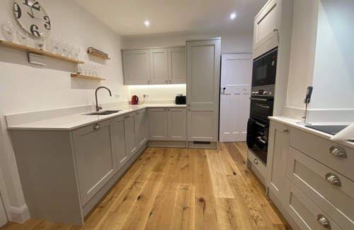 Newton Abbot Cottage | Cosy holiday cottage in the National Park with stunning views and new kitchen.