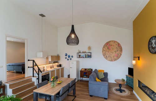 Kaatsheuvel House | Cosy holiday home with garden and hot tub
