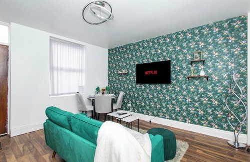 Harehills House | COSY HOME. 5 MIN FROM CITY, PARKING & WIFI