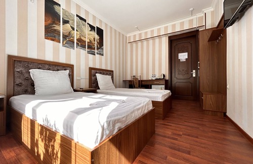 Samarkand Hotel | Cosy hotel rooms -5 minutes walking to iconic places Samarkand