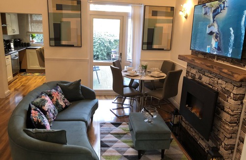 Failsworth House | Cosy house with easy access to public transport