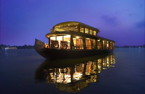 Alappuzha Boat Rental | Cosy Houseboats