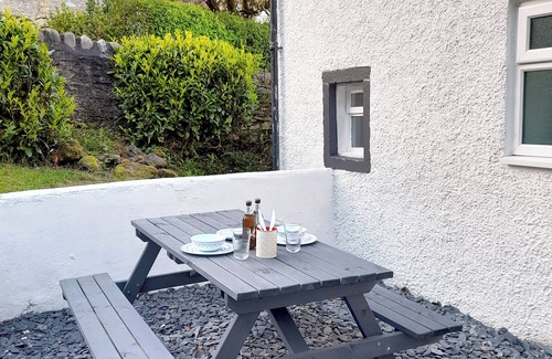 Kilcreggan Cottage | Cosy Lochside Cottage With Mountain and Sea Views