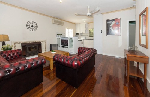 Belmont House | Cosy Lodge Belmont - comfort at value price