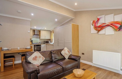 Freehay Ski Chalet | Cosy log cabin with one double.