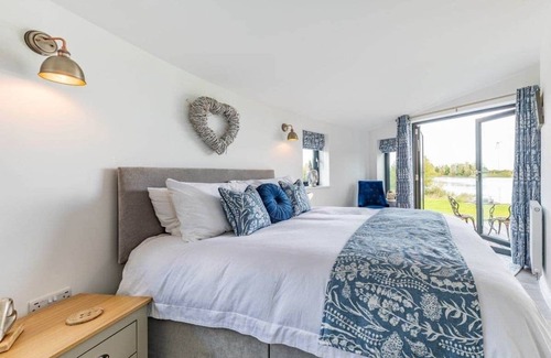 Newark Cabin | Cosy Luxury Lakeside Lodge, surrounded by amazing views and countryside.