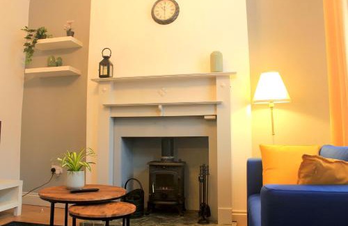 Hillsborough House | Cosy Modern 3 bedroom house, Sleeps 7, Sheffield