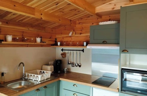 Eourres Apartment | Cosy mountain chalet ideal for hikers and nature lovers