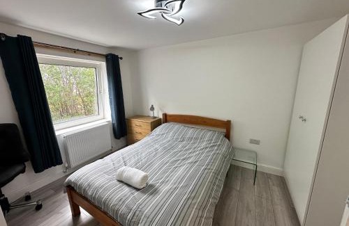 Longcroft House | Cosy new decorated flat in Edinburgh