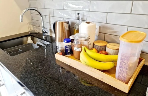 Halswell House | Cosy next to wigram reserve- Breakfast/Netflix