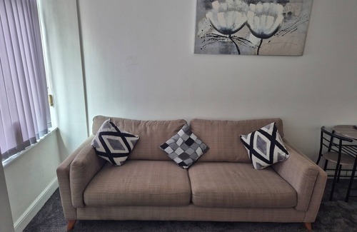 Shotts Apartment | Cosy pub flat in Shotts between Glasgow and Edinburgh