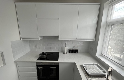 Figge's Marsh Apartment | Cosy Refurbished Apartment w/King Bed, Easy Transport to Central London
