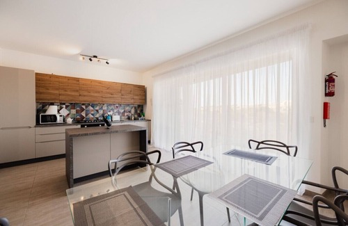 Birguma Apartment | Cosy Retreat Apartment: Tranquil Getaway in Naxxar