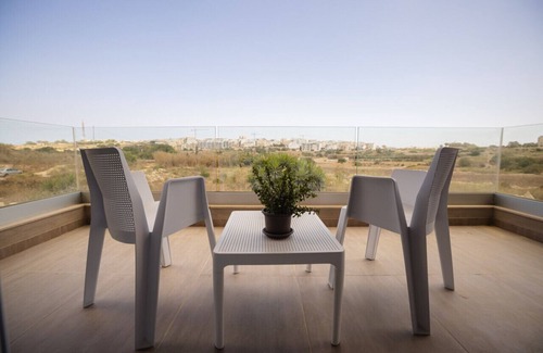 Birguma Apartment | Cosy Retreat Apartment: Tranquil Getaway in Naxxar