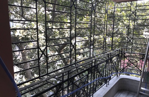 Tollygunge Apartment | Cosy room.superb location.comfort living