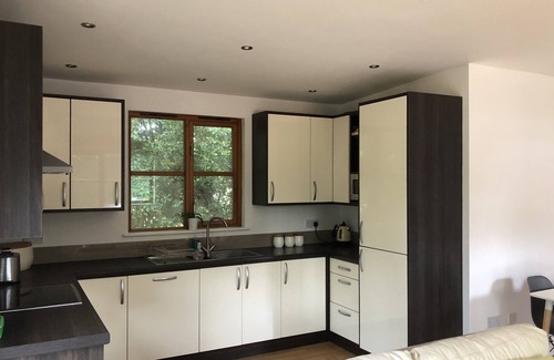 Coalpit Heath Cabin | Cosy South Gloucestershire Cabin Retreat