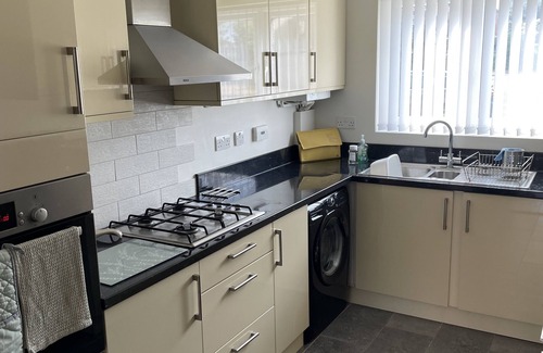 Poole House | Cosy ,spacious town house near to Quay and beaches .nPet friendly