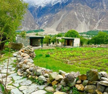 Minapin Hotel | COSY STONES bY MANOKUR-E- BASA