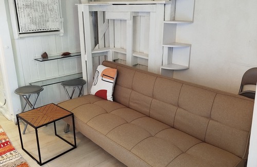 Bellerive-sur-Allier Apartment | Cosy studio on the shores of Lac d'Allier - breathtaking views and natural surroundings