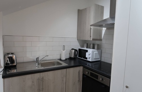 Ealing Apartment | Cosy Studio: Perfect for Two