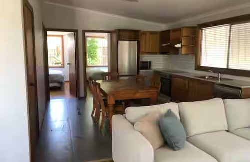 Keiraville Apartment | Cosy Studio Stroll to Keiraville Village and UoW