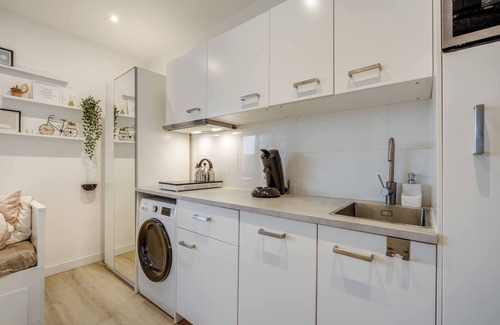 Spijkenisse Apartment | Cosy Studio with Balcony