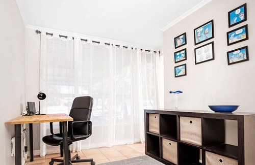 Mount Tarcoola Other | Cosy three bedroom house with swimming pool