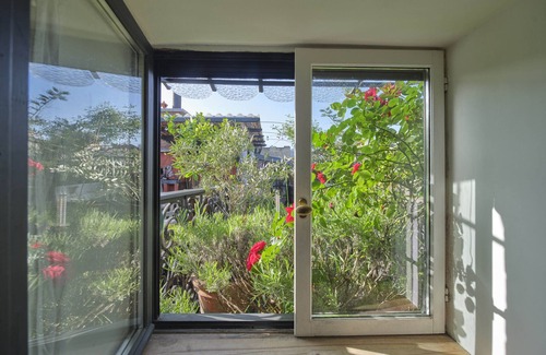 Pantin Apartment | Cosy two bdr apt with terrace next to Paris