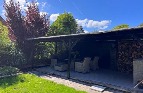 Bruinisse House | Cosy Vacation home with large fenced garden
