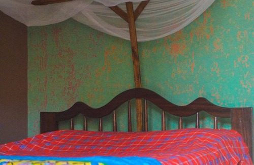 Kasese Bed & Breakfast | Cosy villa in the wild