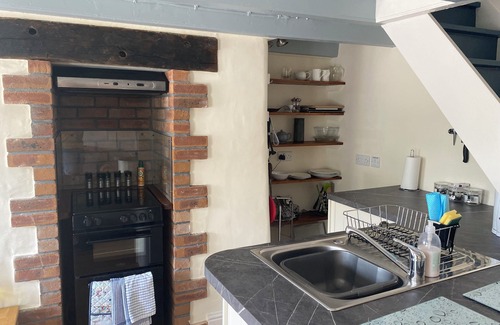 Tregony Cottage | Cosy Village Cottage, valley views, parking, wifi and dog friendly