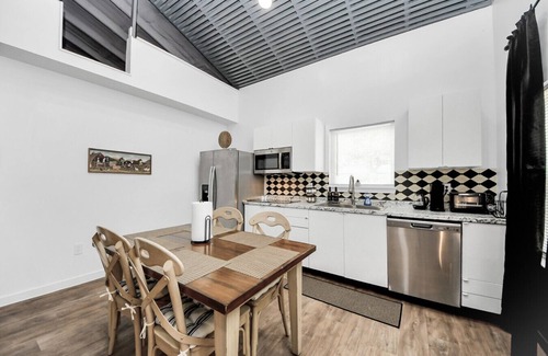Fresno House | Cosytastic 2 Room Zen Den