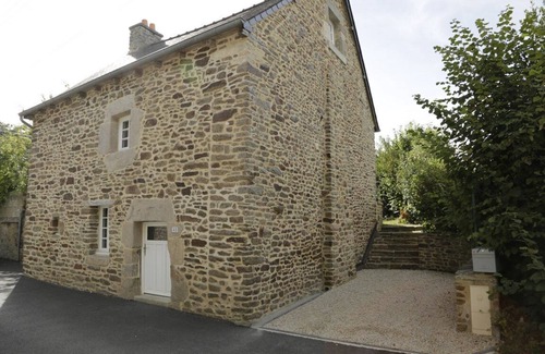 Lanvallay House | Coté Rance, charming country house