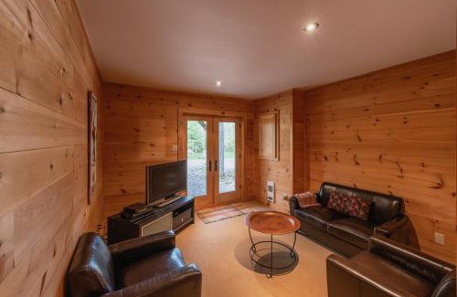 Lac-Superieur Ski Chalet | Cote Nord Tremblant Chalet Martin