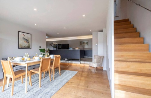 Nailsworth House | Cotswold Hillside Retreat with Stunning Views