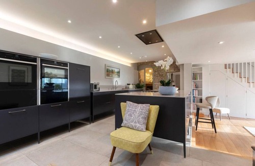 Nailsworth House | Cotswold Hillside Retreat with Stunning Views