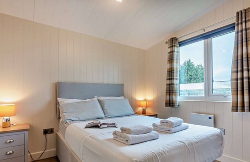 Bretforton Cabin | Cotswold lodge with hot tub - Cotswold View