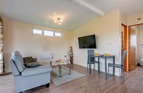 Bretforton Cabin | Cotswold lodge with hot tub - Cotswold View
