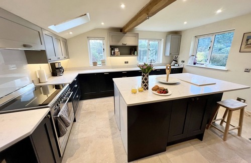 Kingham Cottage | Cotswolds barn conversion in foodie-heaven Kingham