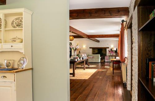 Enstone House | Cotswolds Barn Near Soho Farmhouse & Daylesford