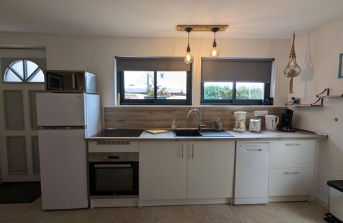 Baignes-Sainte-Radegonde Cottage | Cottage with heated pool, enclosed garden and WiFi in Baignes