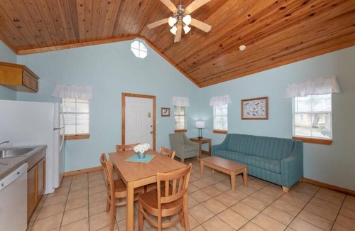 Fulton House | Cottage 13 at D&R Pelican Bay Resort