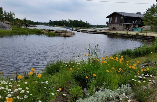 Carling Cabin | Cottage 2 -1 Bedroom cottage at Katawoda Cottages
