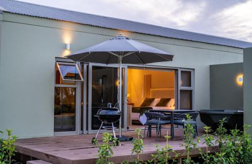 Simondium Ski Chalet | Cottage 2 - Leo Sky Farm