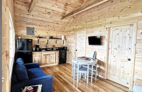 Rockwood Ski Chalet | Cottage 3: Island View