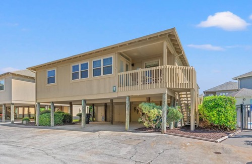 Myrtle Beach Cottage | Cottage ∙ 4 bedrooms ∙ 10 guests
