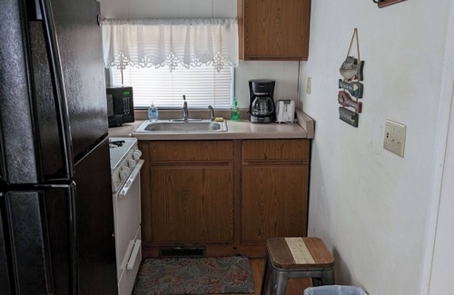 Shawano Cottage | Cottage #5 on Shawano Lake has everything you need. Nice 1 bedroom cottage completely furnished