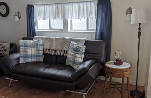 Shawano Cottage | Cottage #5 on Shawano Lake has everything you need. Nice 1 bedroom cottage completely furnished