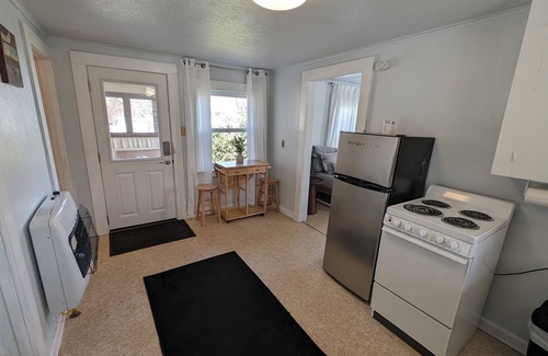 Stow Cottage | Cottage #7 - Lakefront Cozy Cottage with 1 bedroom in Charming Stow, NY