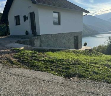 Jajce House | Cottage Arinda